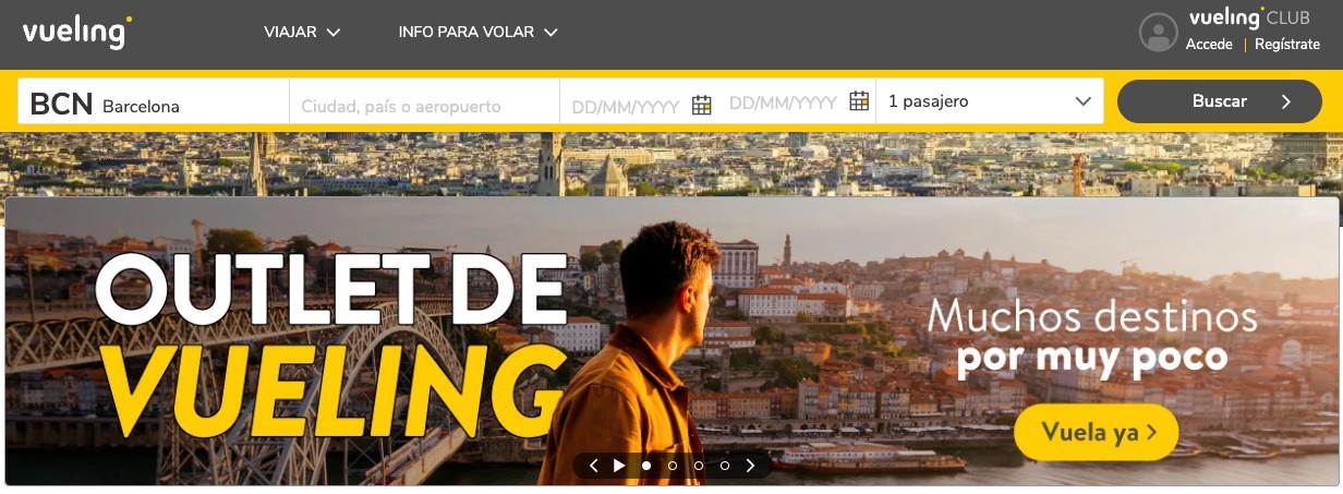 Sitio web de Vueling con un formulario de reserva de vuelo destacando el origen en Barcelona y un diseño claro con botones prominentes para una navegación sencilla.